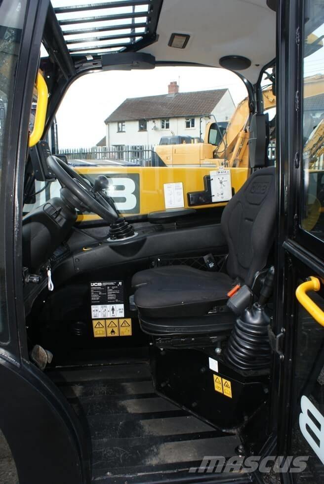 JCB 514-40 CON Teleskopické manipulátory