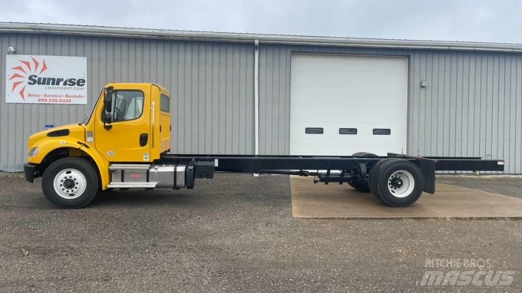 Freightliner M2 Nákladní vozidlo bez nástavby