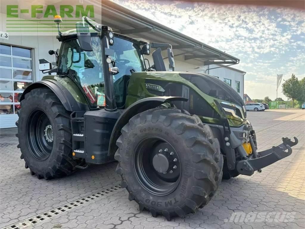 Valtra q 265 Traktory