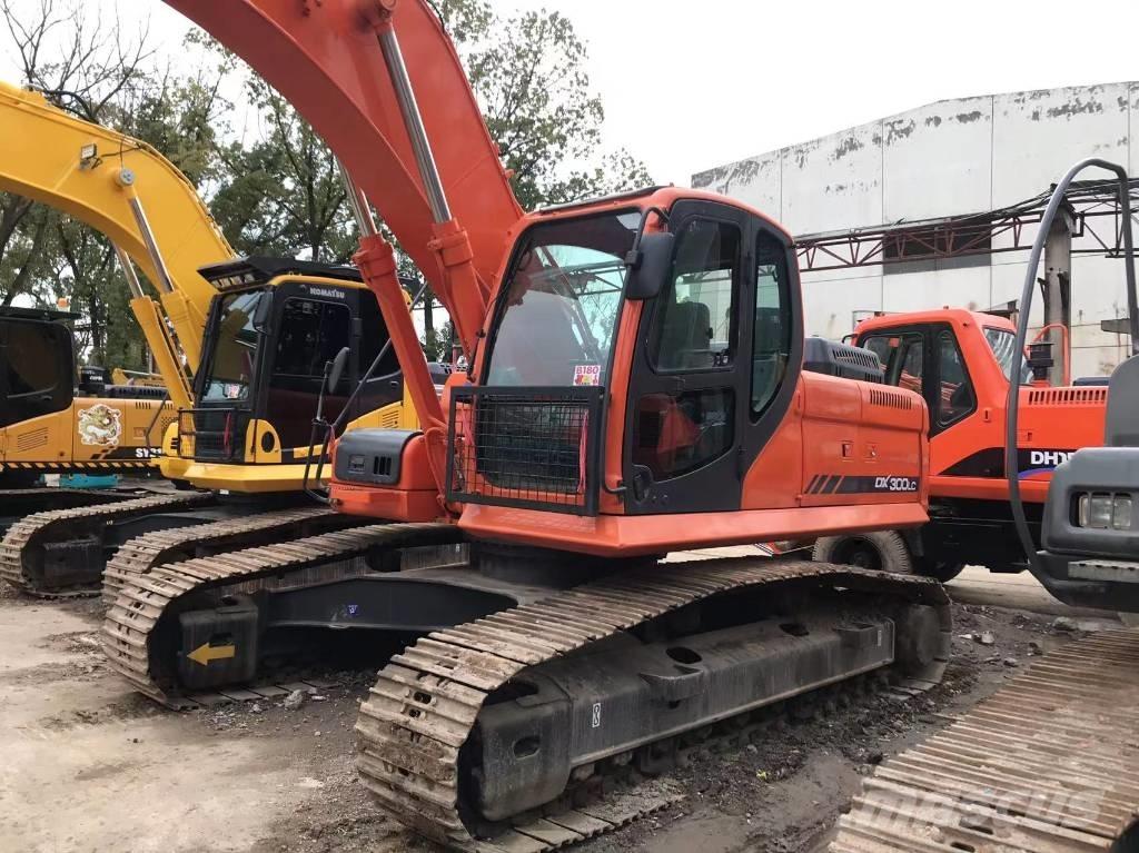 Doosan DX300 Pásová rýpadla