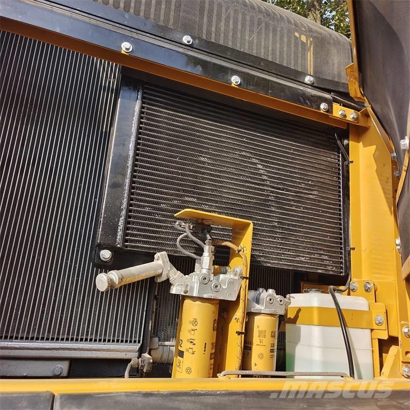 CAT 336 D2L Pásová rýpadla