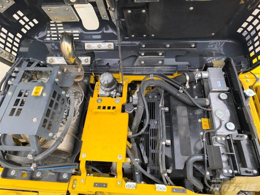 Komatsu HB 215 LC-3 Pásová rýpadla