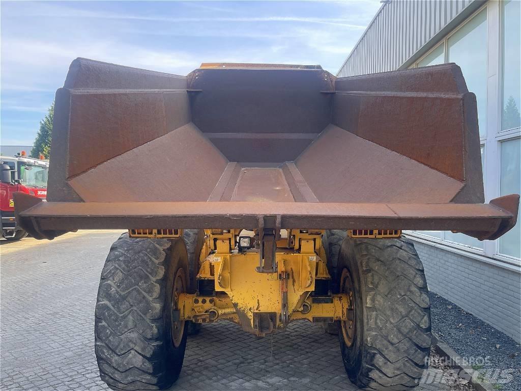 Volvo A25E Kloubové dempry