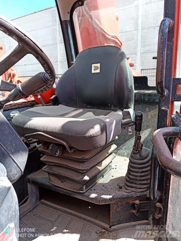 JCB 535-125 Teleskopické manipulátory