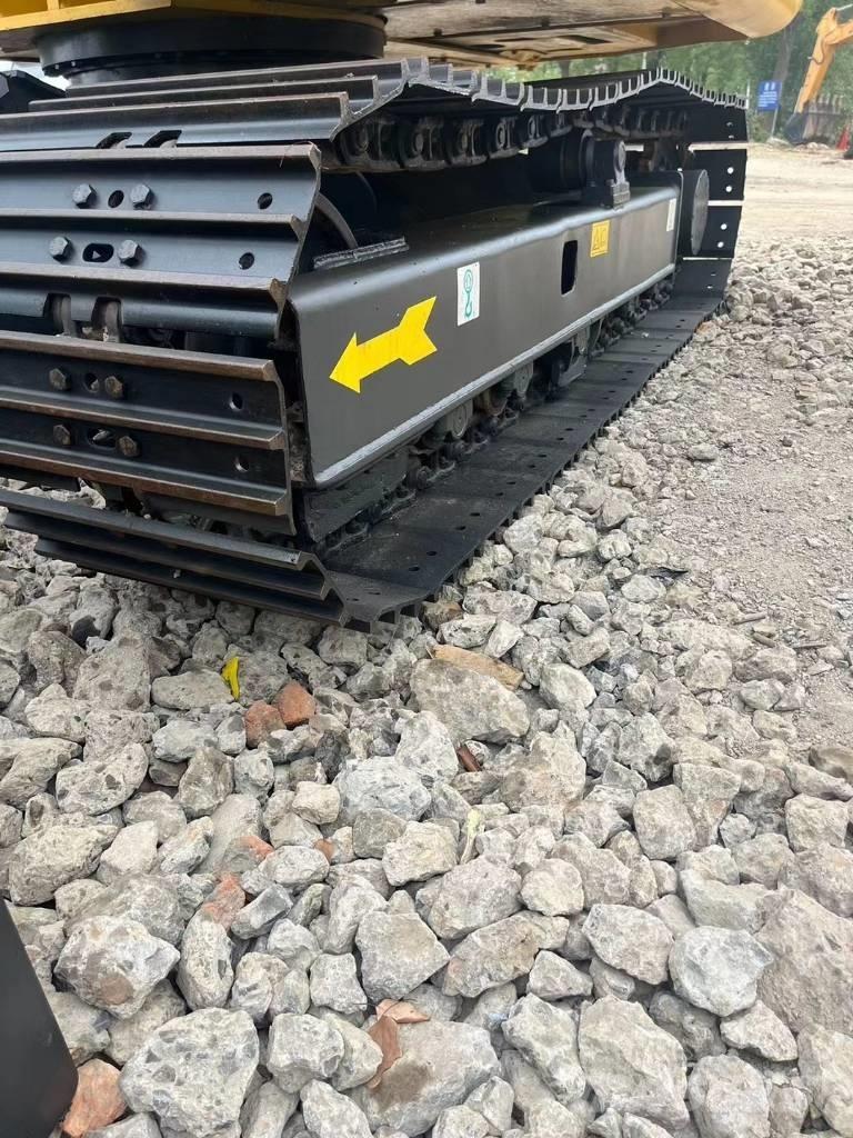 Komatsu PC70-8 Midi rýpadla 7t - 12t
