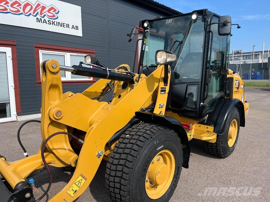 CAT 906M-20  35km/h Kolové nakladače