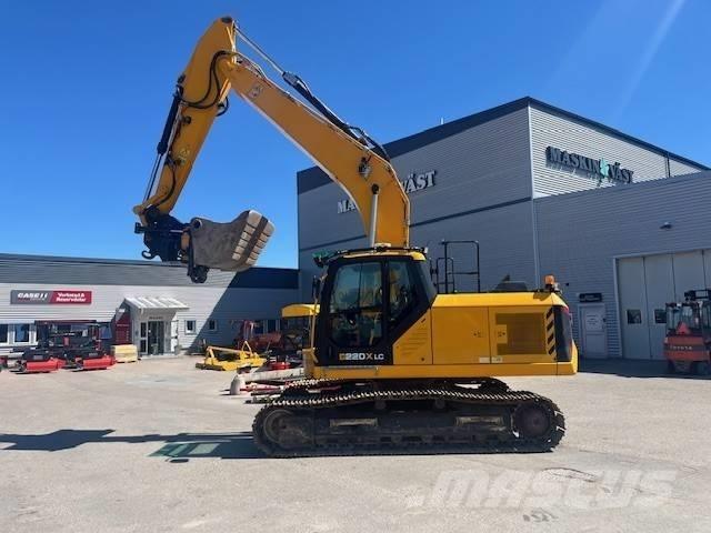 JCB Bandgrävare 220X Pásová rýpadla