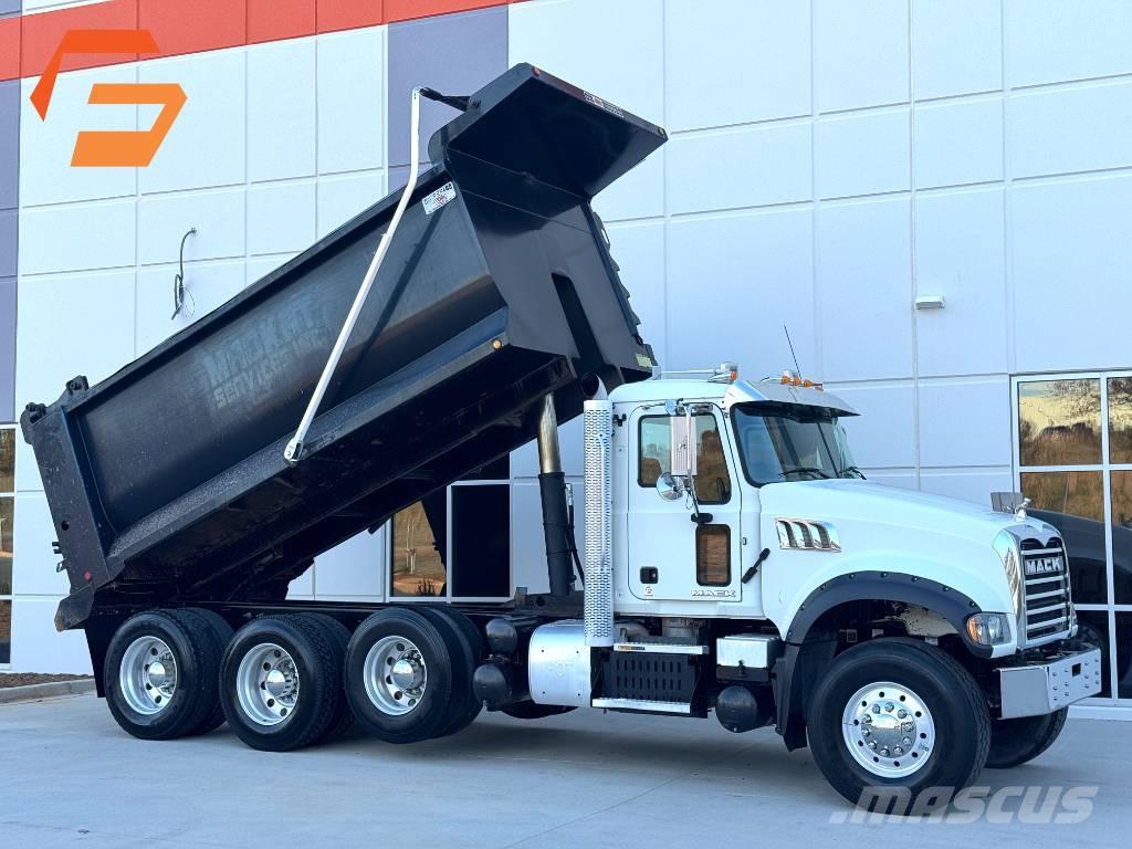 Mack GU713 Sklápěče