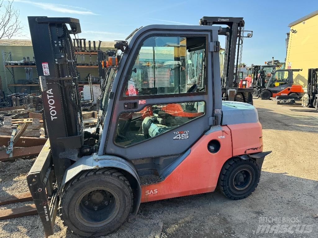 Toyota 40-8FD40N Dieselové vozíky