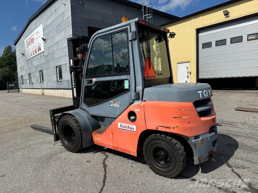 Toyota 40-8FD40N Dieselové vozíky