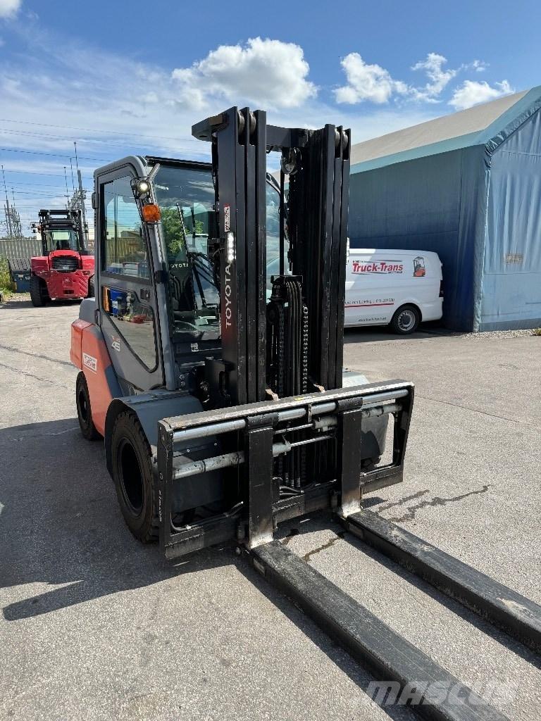 Toyota 40-8FD40N Dieselové vozíky