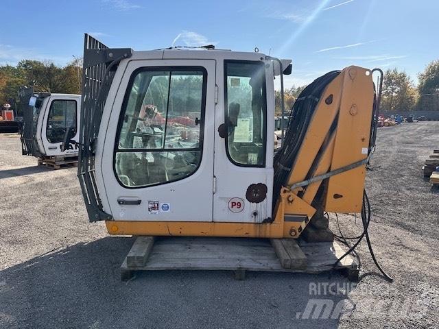 Liebherr A 934 C HD Kabiny a interiér
