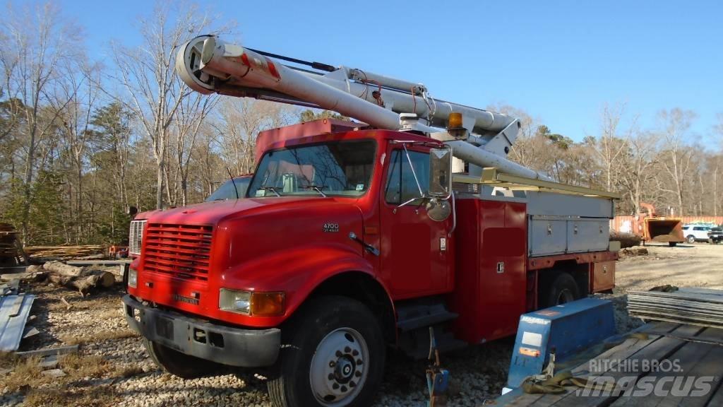 International 4700 Autoplošiny