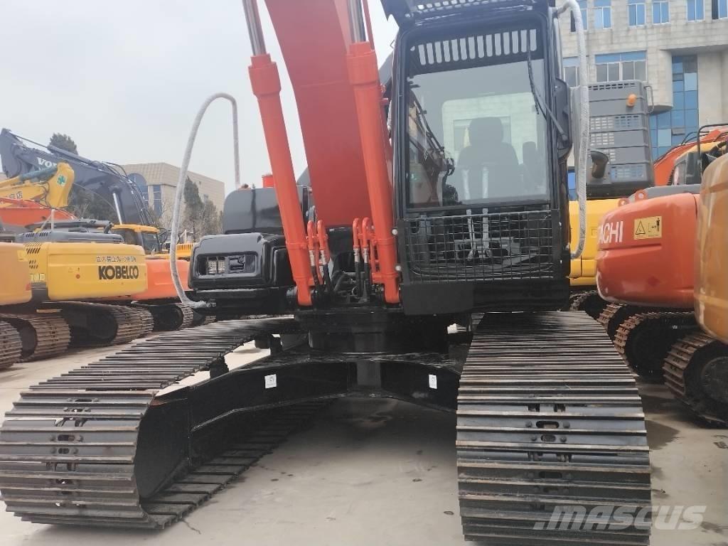 Hitachi ZX 200 Pásová rýpadla