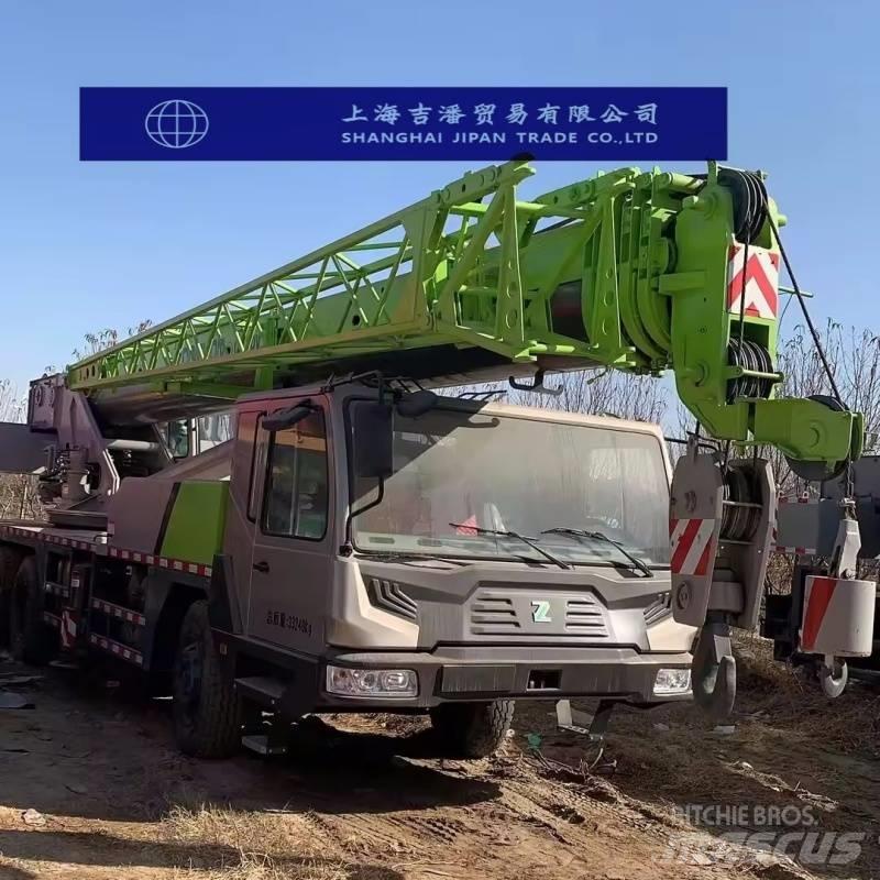 Zoomlion QY 30 V Univerzální terénní jeřáby