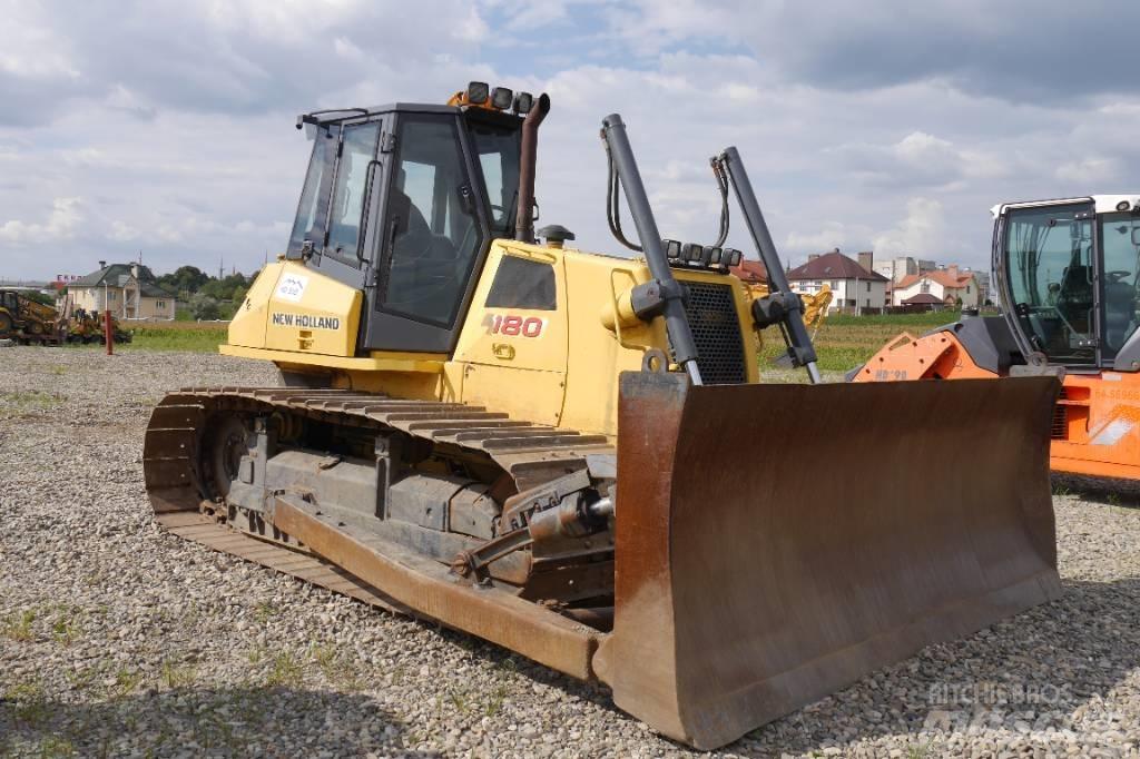 New Holland D 180 Pásové dozery