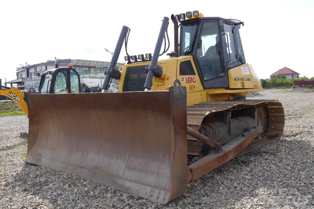 New Holland D 180 Pásové dozery