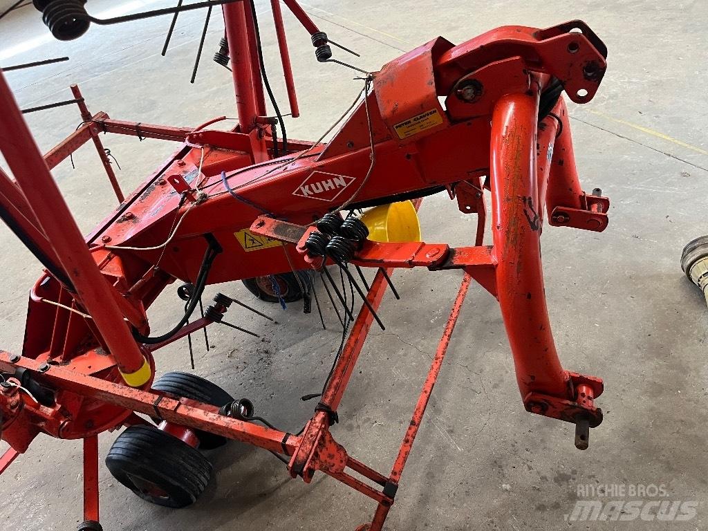 Kuhn 8501 MH Obraceče a shrabovače sena