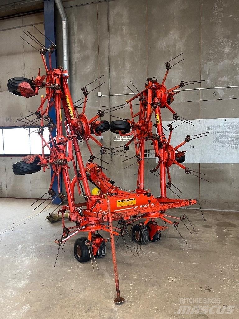 Kuhn 8501 MH Obraceče a shrabovače sena