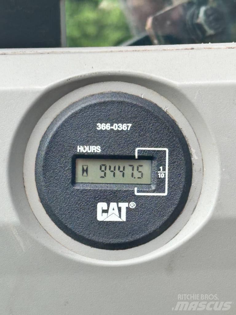 CAT 320 EL Pásová rýpadla