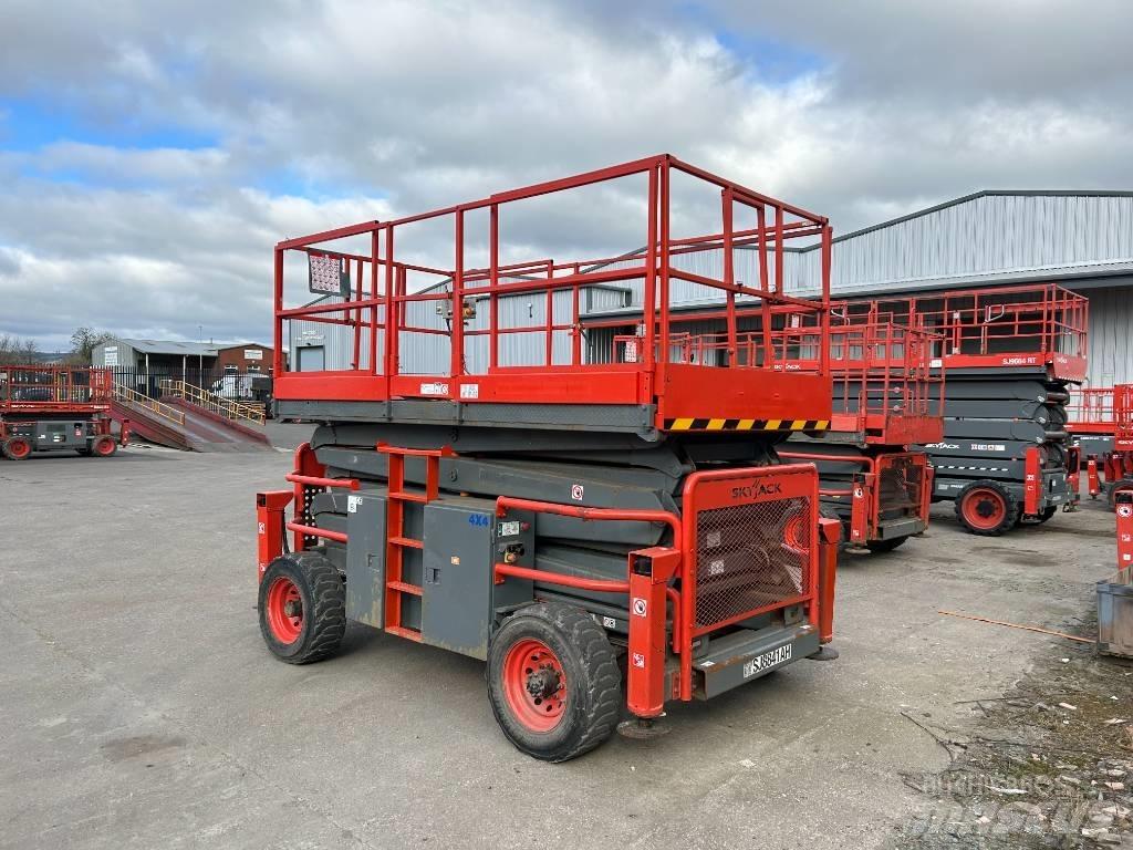 SkyJack SJ 8841 RT Nůžková zvedací plošina