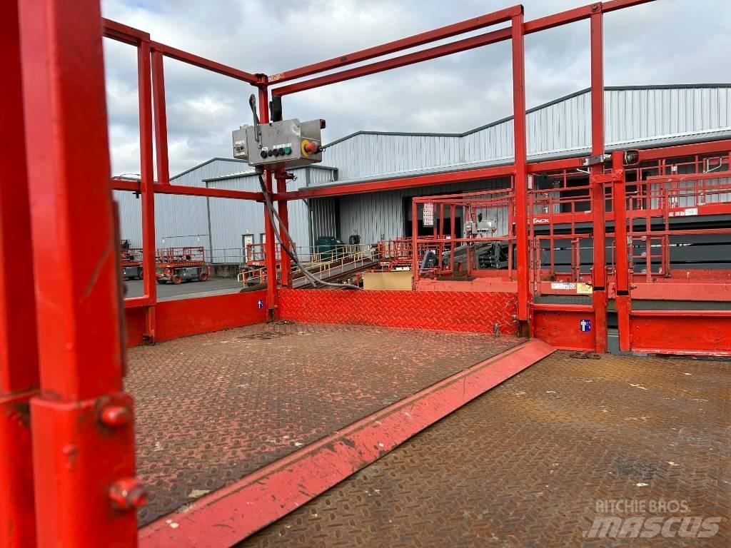 SkyJack SJ 8841 RT Nůžková zvedací plošina