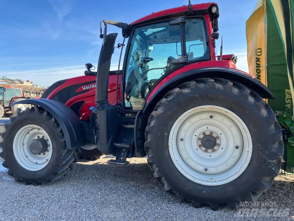 Valtra T234 V Traktory