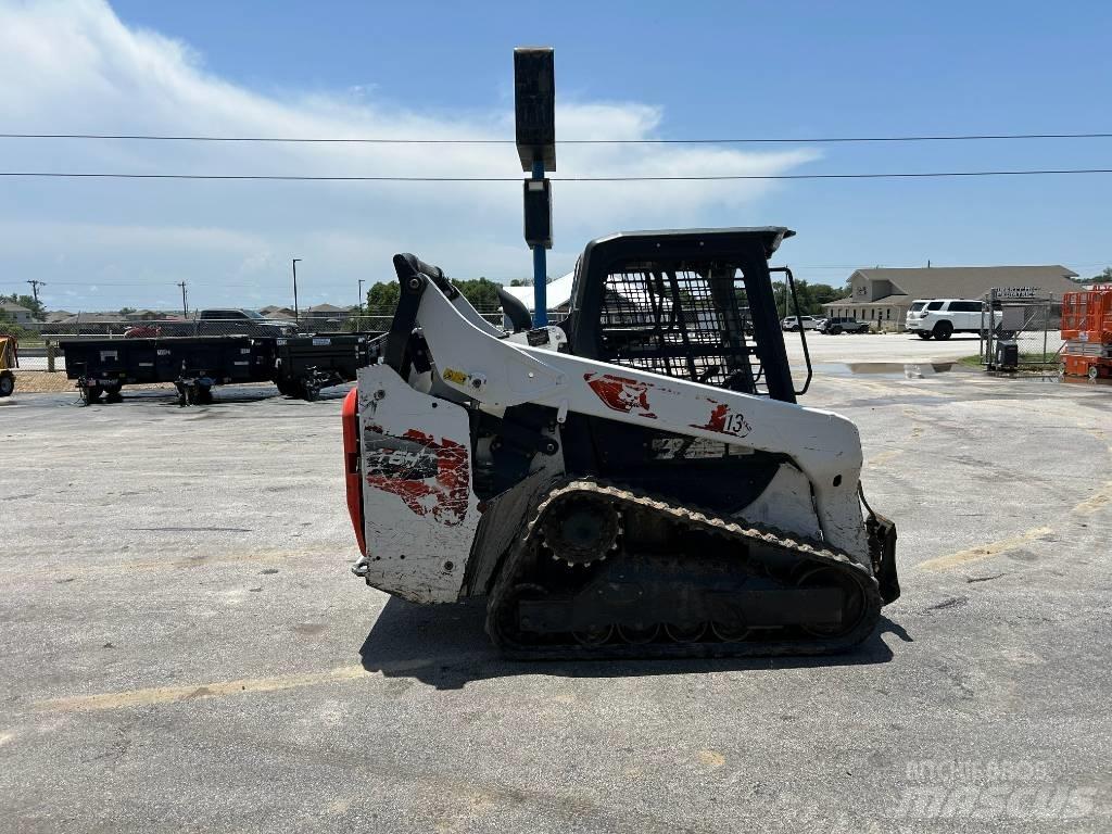 Bobcat T64 Smykem řízené nakladače