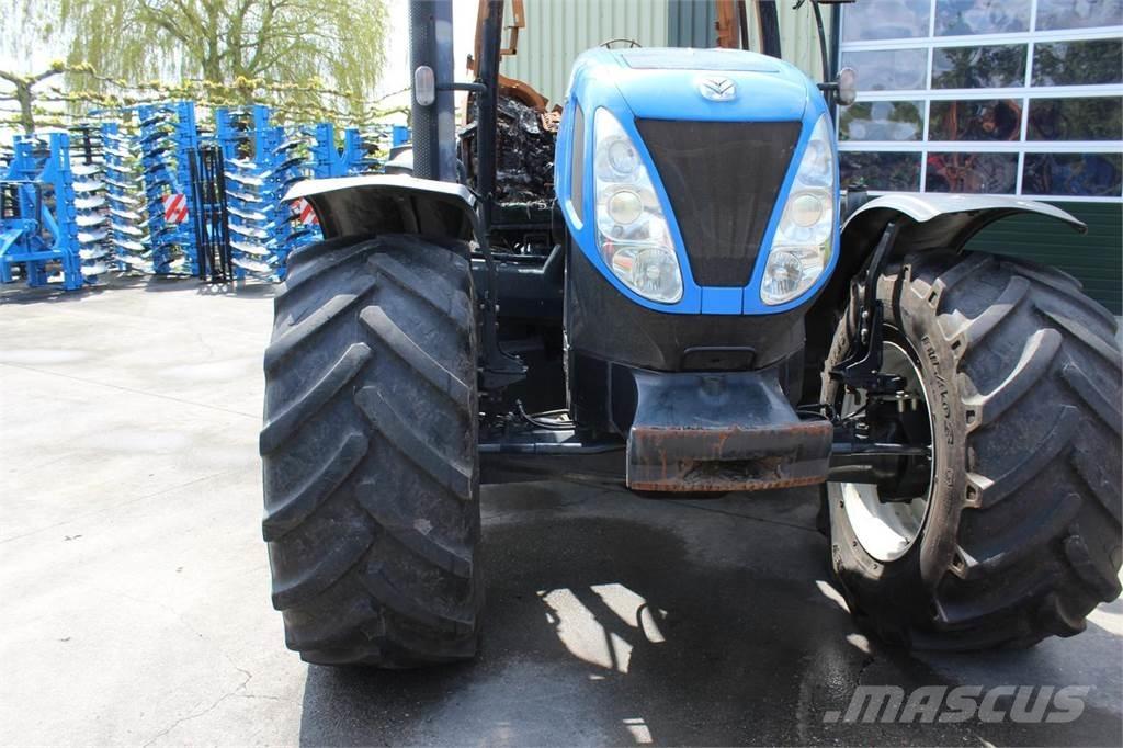 New Holland T7030 Traktory