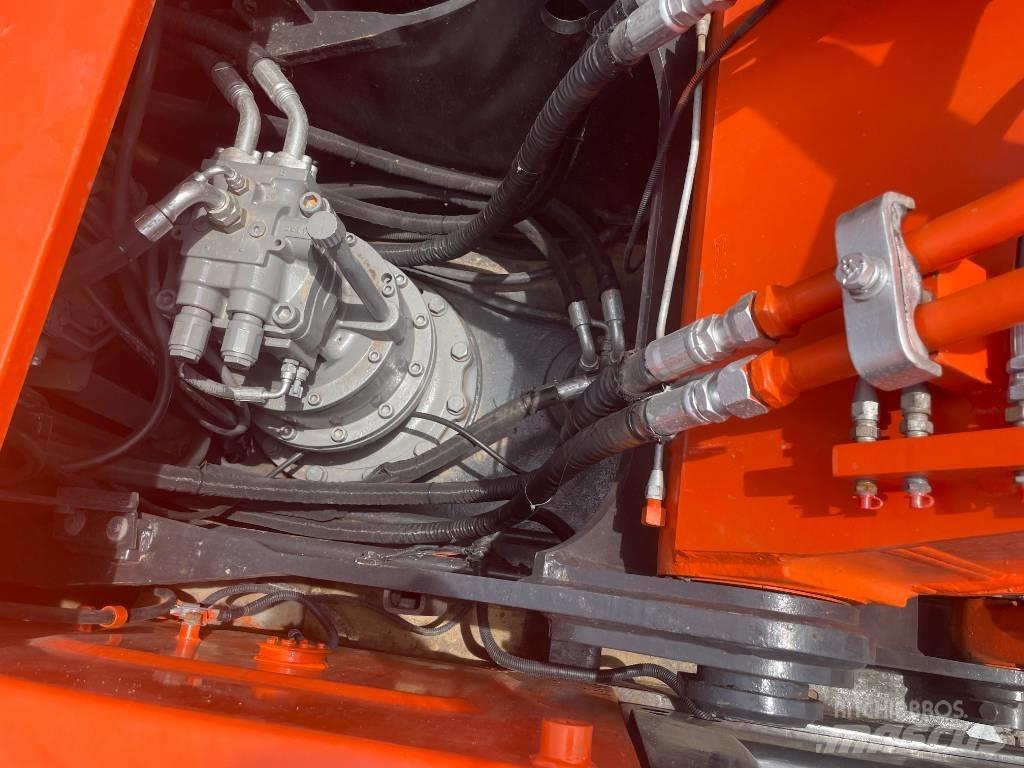 Hitachi ZX 200 Pásová rýpadla