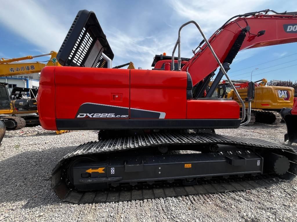 Doosan DX 225 Pásová rýpadla