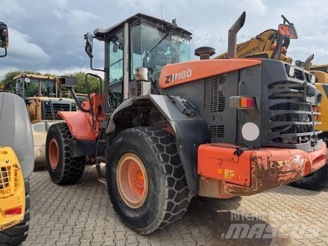 Hitachi ZW 180 Kolové nakladače