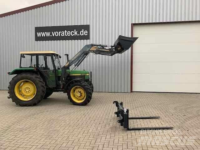 John Deere 2450 Traktory