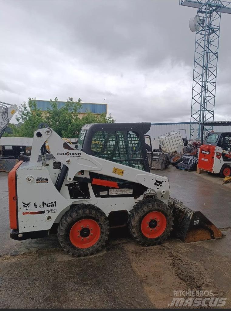 Bobcat S 530 Smykem řízené nakladače