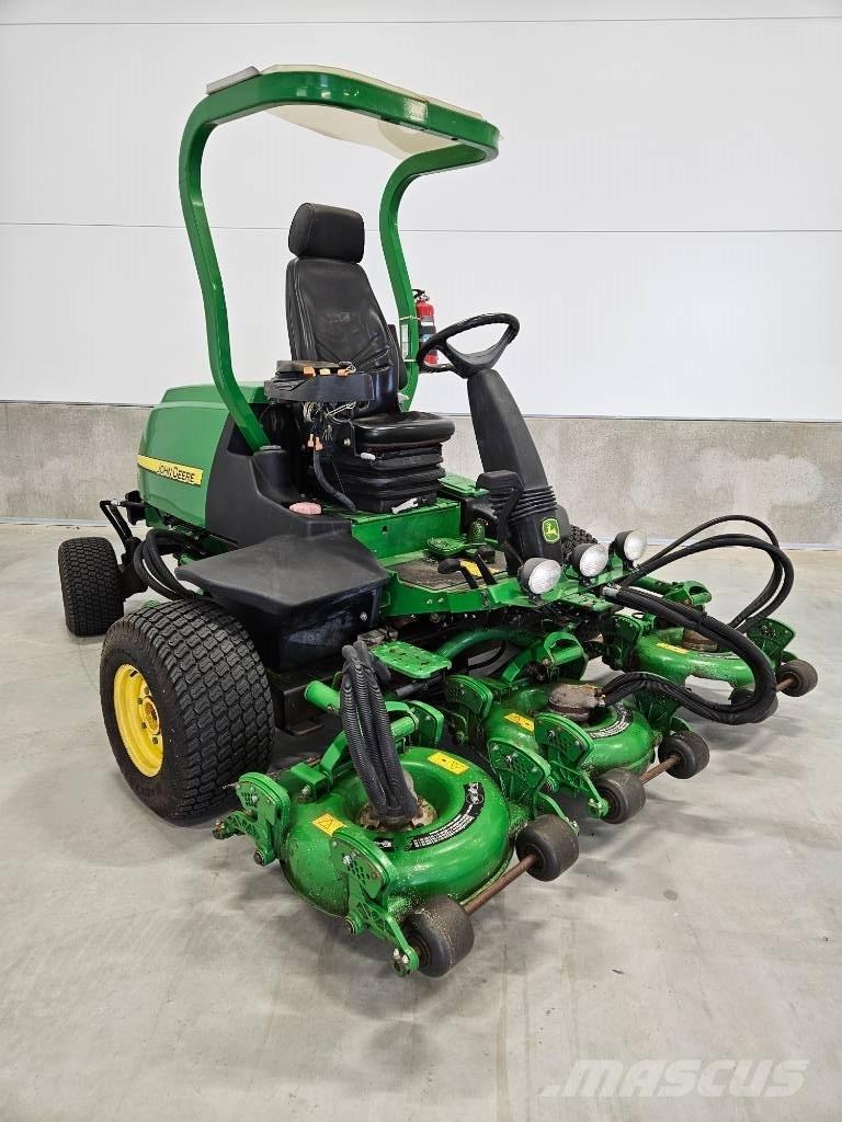 John Deere 8800 Samojízdné sekačky