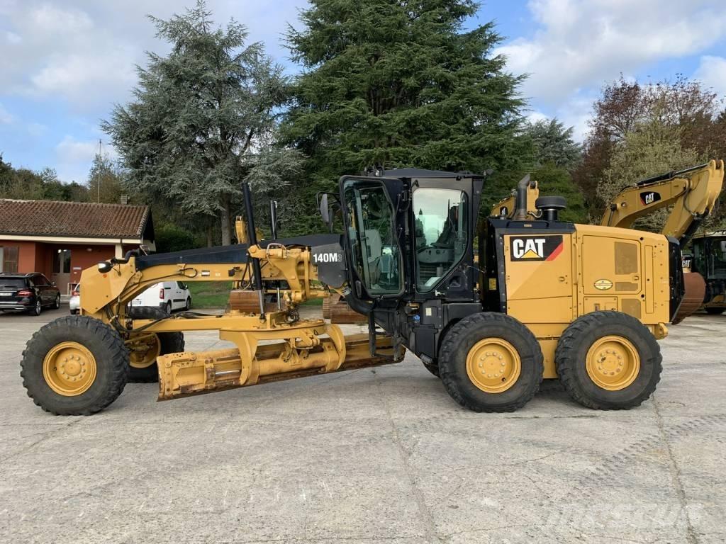 CAT 140 M 3 Grejdry