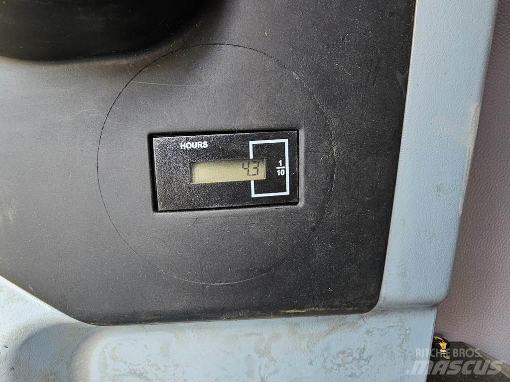 Hyundai R215L Pásová rýpadla