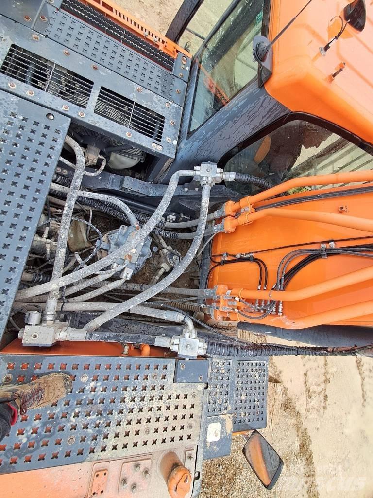 Doosan DX 420 LC Pásová rýpadla