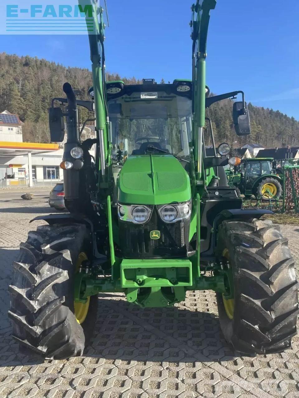 John Deere 6100m Traktory