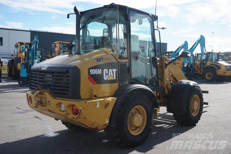 CAT 906M *Uthyres* Kolové nakladače