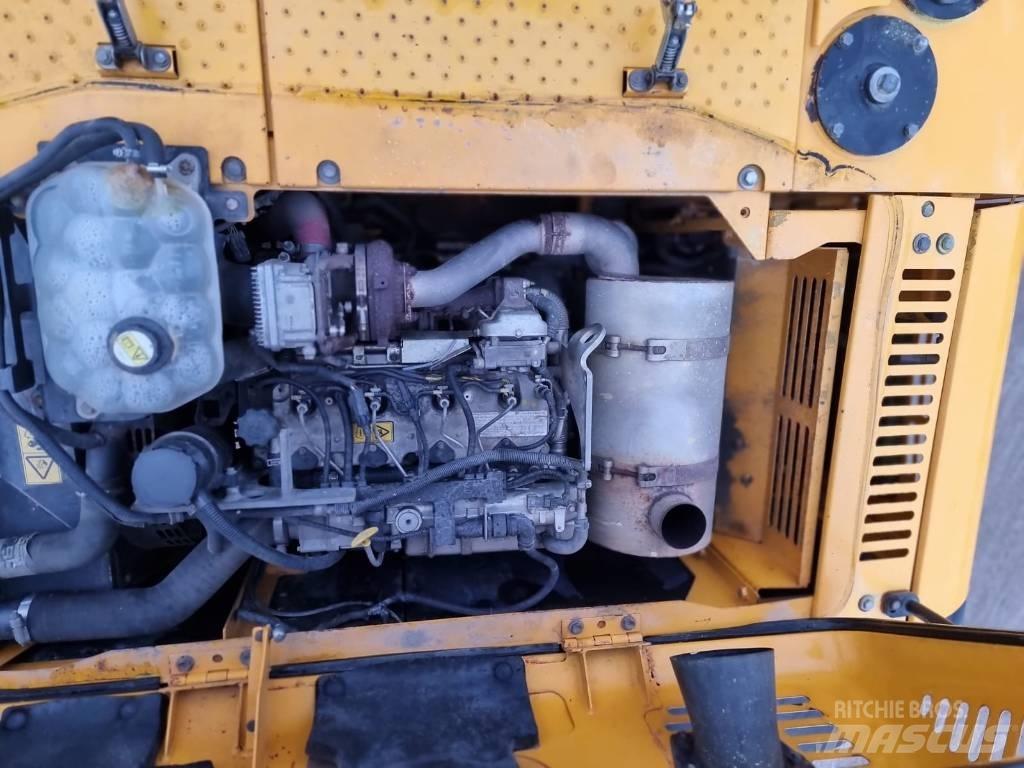 JCB JS 220 LC Pásová rýpadla
