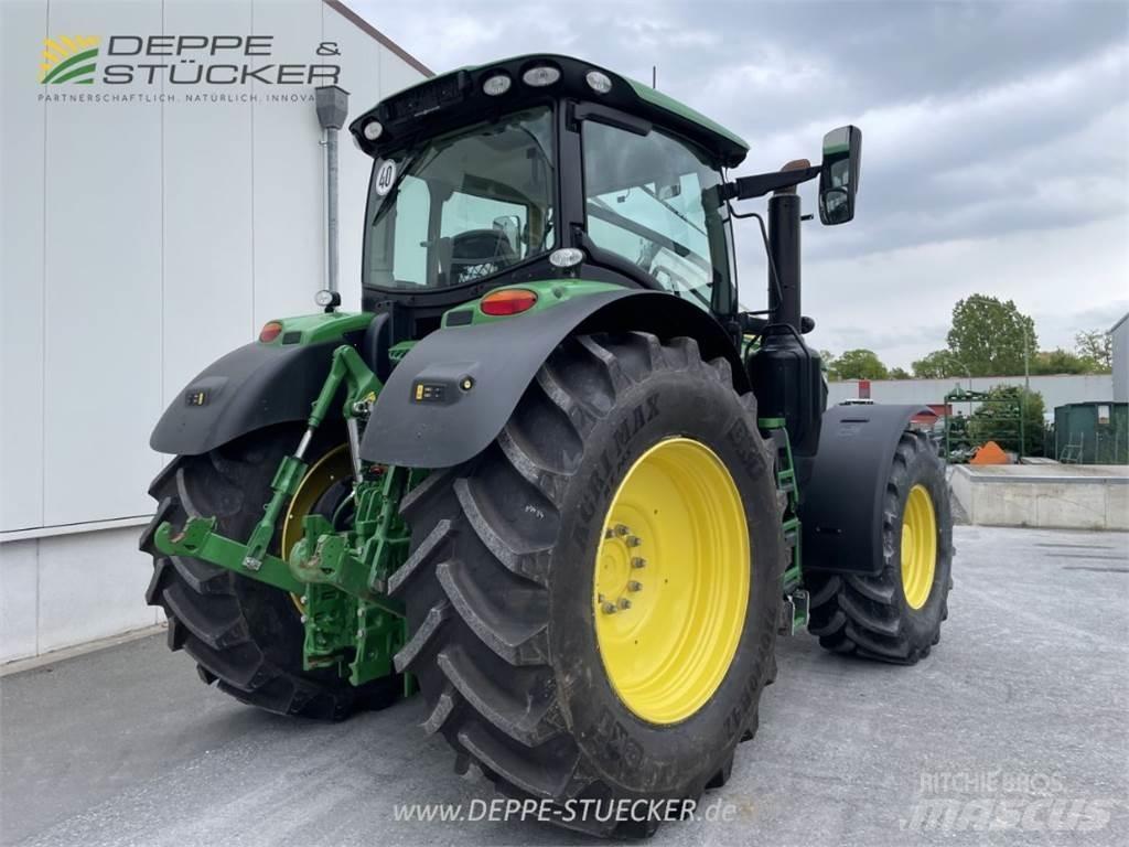John Deere 6230R Traktory