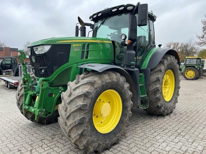 John Deere 6250R Traktory