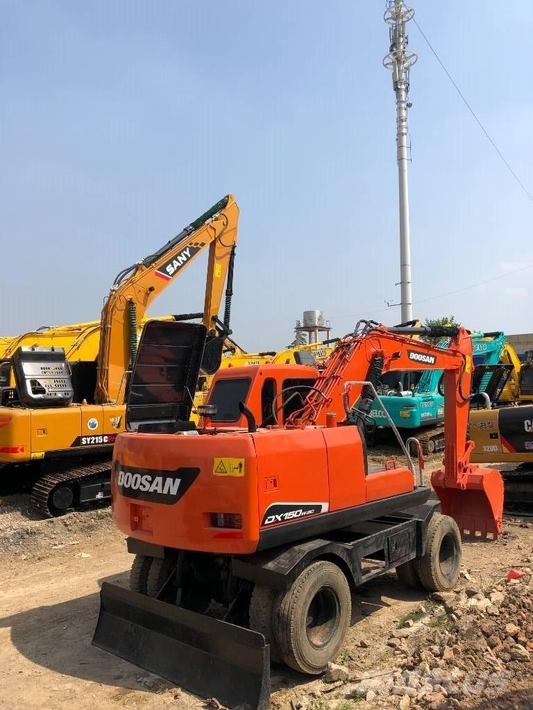 Doosan DX150W Kolová rýpadla