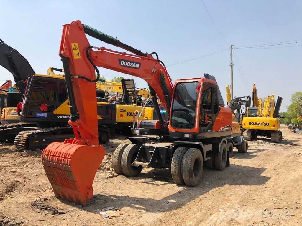Doosan DX150W Kolová rýpadla