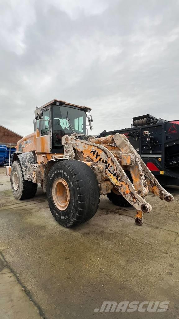 Hyundai HL 960 Kolové nakladače