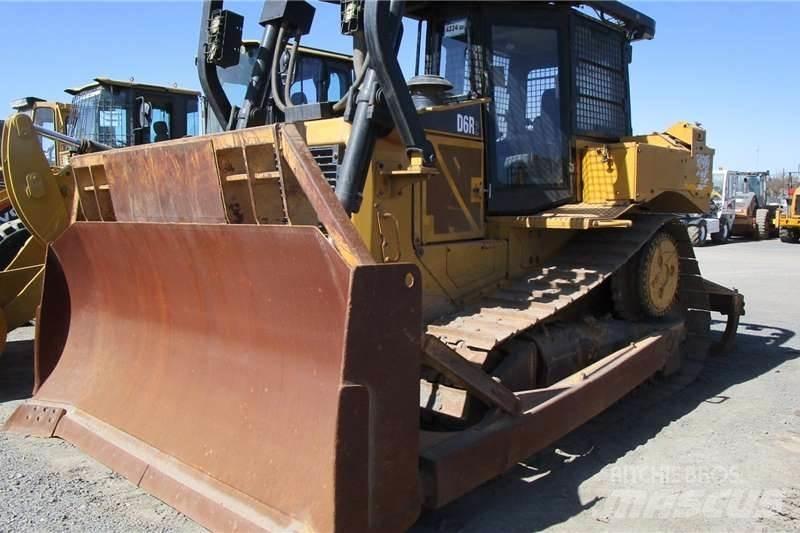 CAT D6R2 Pásové dozery