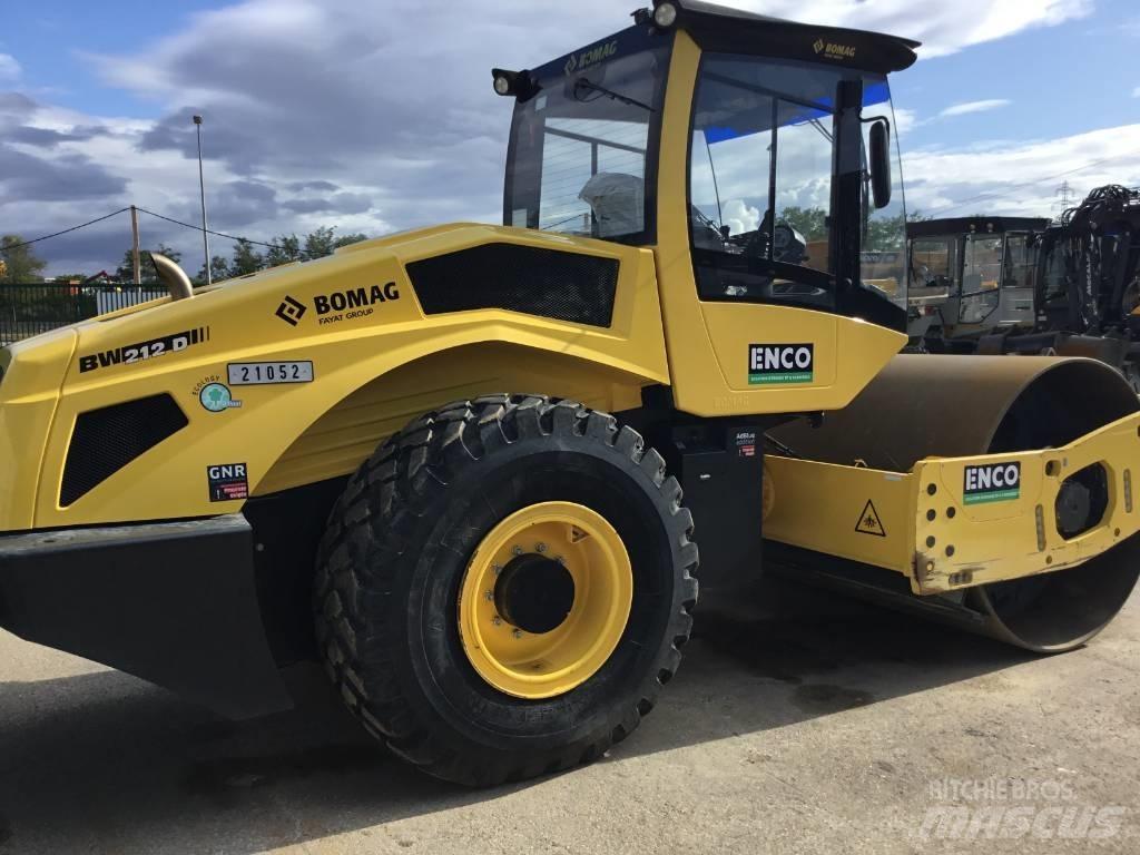 Bomag BW212D5 Půdní kompaktory