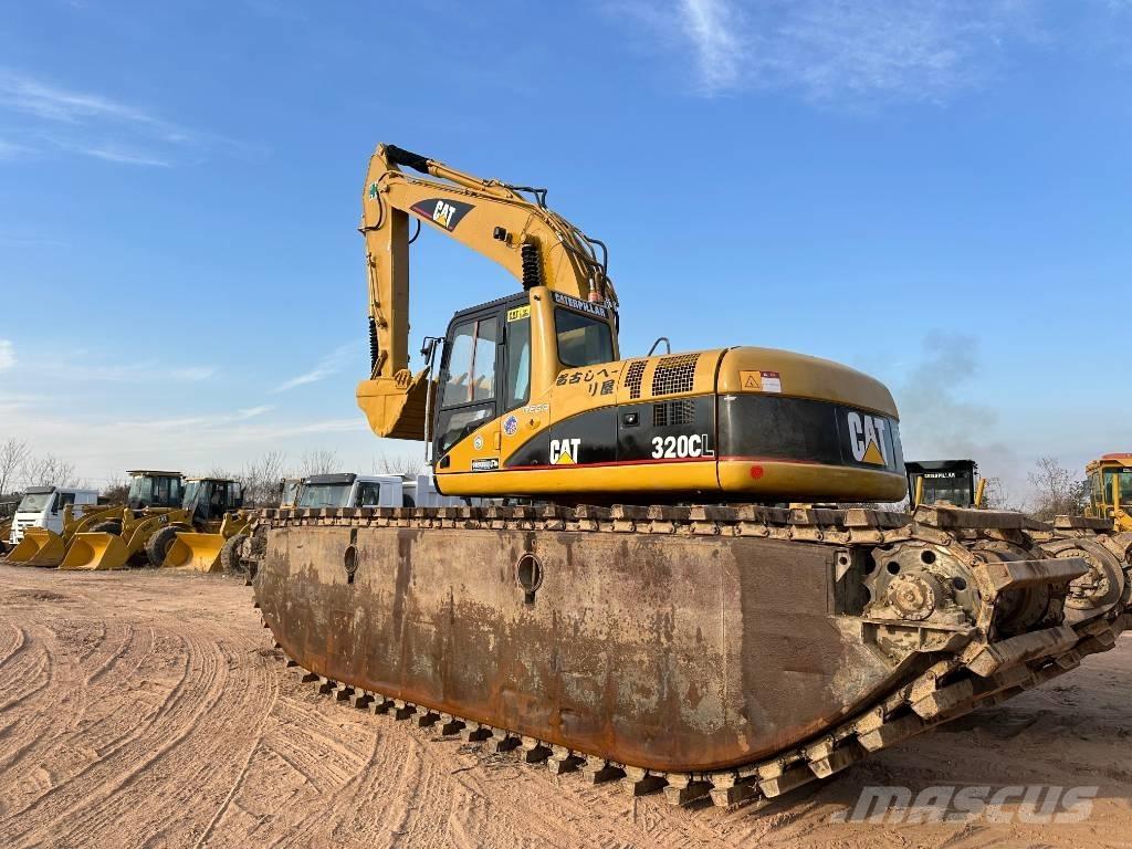 CAT 320 C L Obojživelná rypadla
