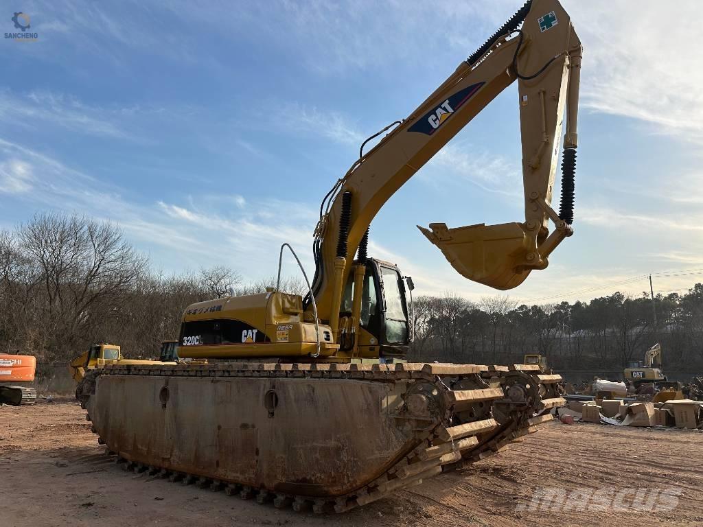 CAT 320 C L Obojživelná rypadla